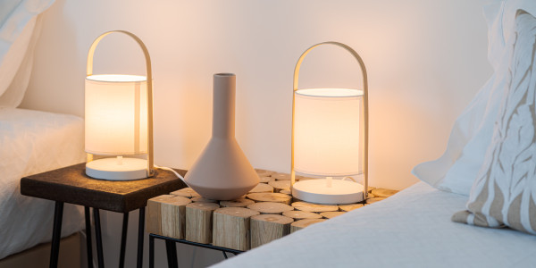 Reformas Integrales de Casas Tona · Diseño y Instalación de Iluminación Decorativa