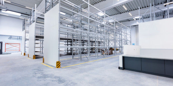 Reformas Integrales de Naves Industriales Lluçà · Diseño e Instalación de Áreas de Producción, Almacén y Oficinas