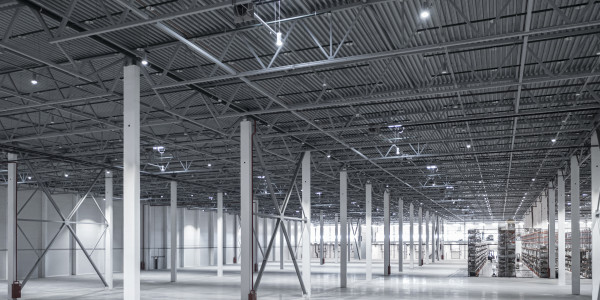 Reformas Integrales de Naves Industriales Lluçà · Instalación de Iluminación Eficiente