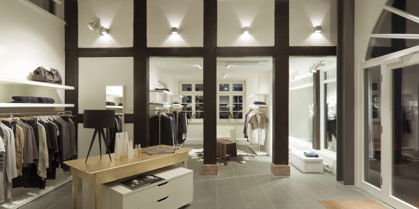 Reformas Integrales de Tiendas y Locales  Comerciales Castellterçol · Diseño y Planificación de Espacios Comerciales