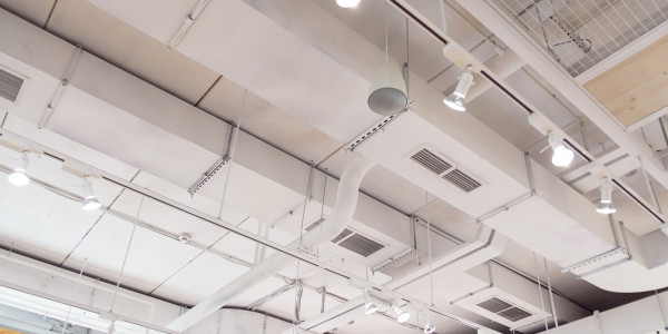Reformas Integrales de Tiendas y Locales  Comerciales Castellterçol · Instalación de Sistemas de Climatización, Aire Acondicionado y Calefacción